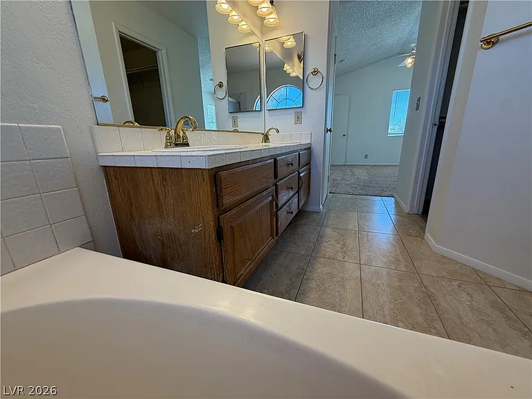 9509 Swan Bay Dr — Photo 45