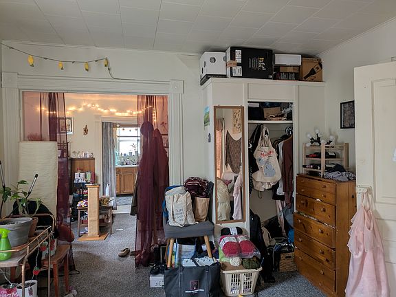 3rd image of 523 N Main St APT 4