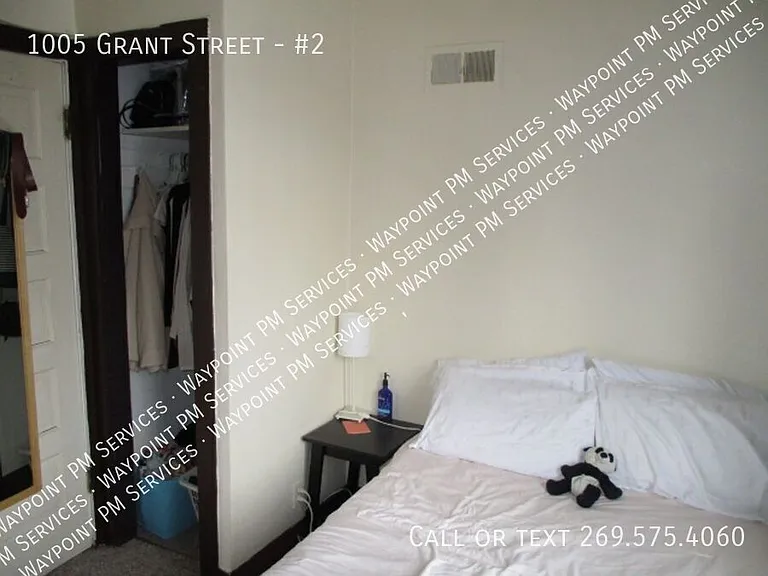 1005 Grant St #2 — Photo 11