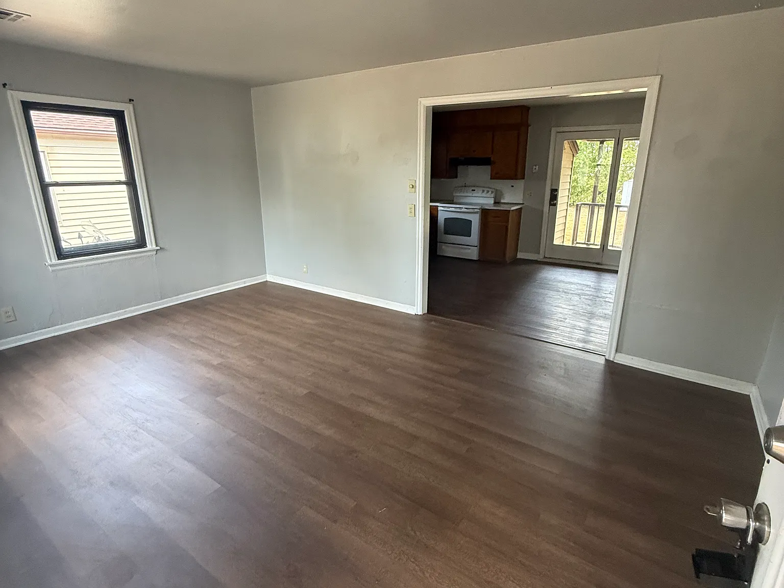 2 bed, 808 sqft, $1,050 — Photo 3