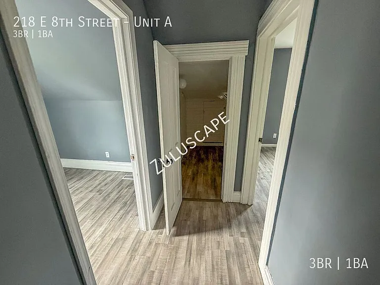 218 E 8th St #A — Photo 17