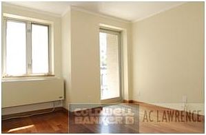 4th image of 211 W 20th St