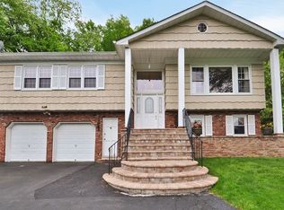 197 Sprain Rd, Scarsdale, NY 10583