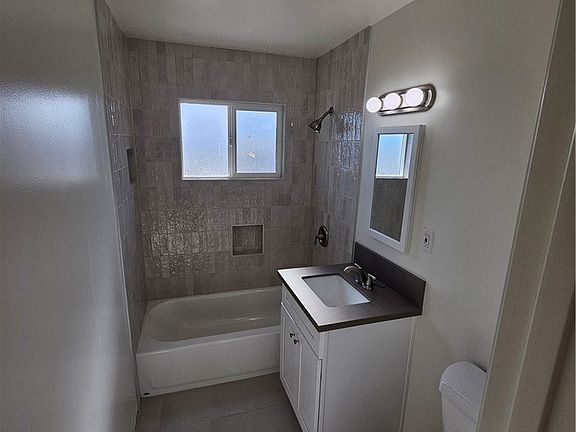 3rd image of 554 E Hurst St APT 2