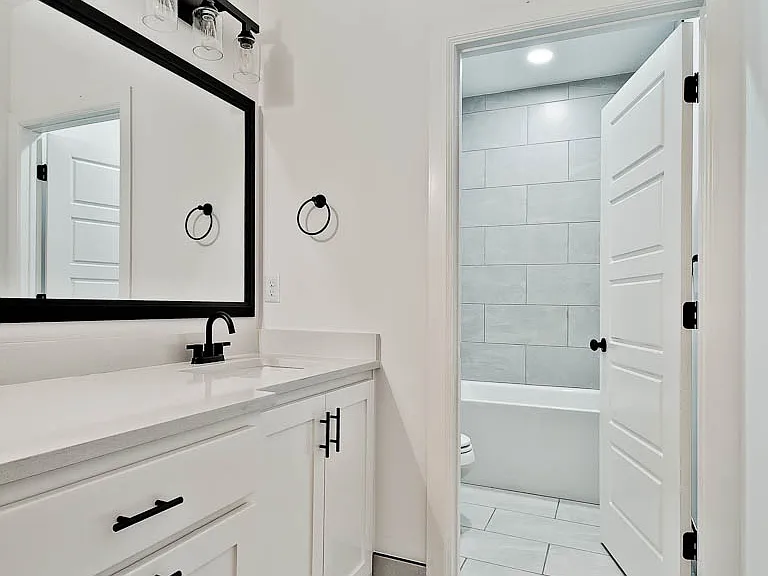 502 W Persimmon St — Photo 20