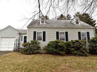 81 Emerald St, Bridgeport, CT 06610