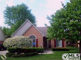 1116 Loncar Dr, Rochester Hills, MI 48307