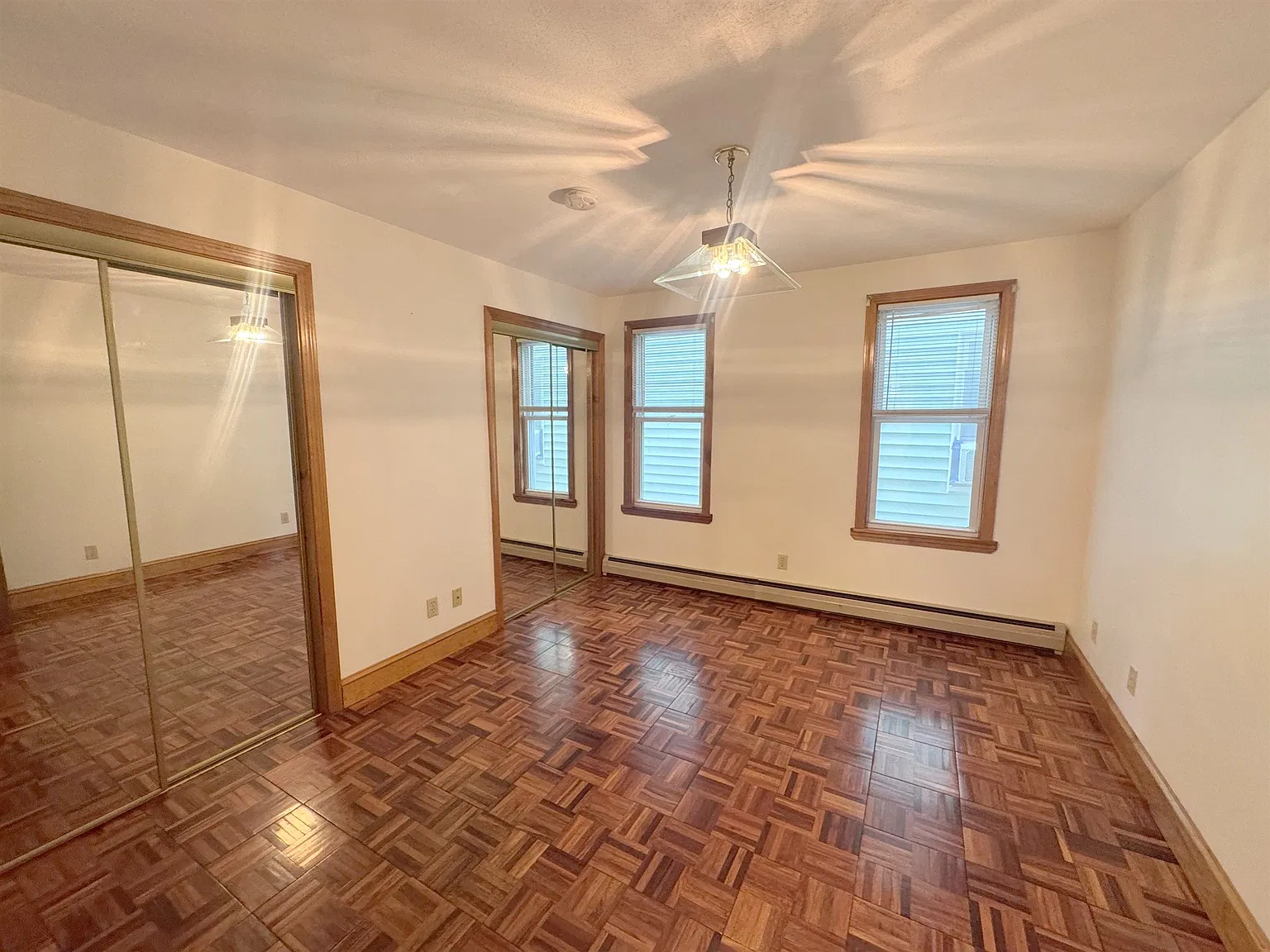 4 bed, 1000 sqft, $4,000 — Photo 3