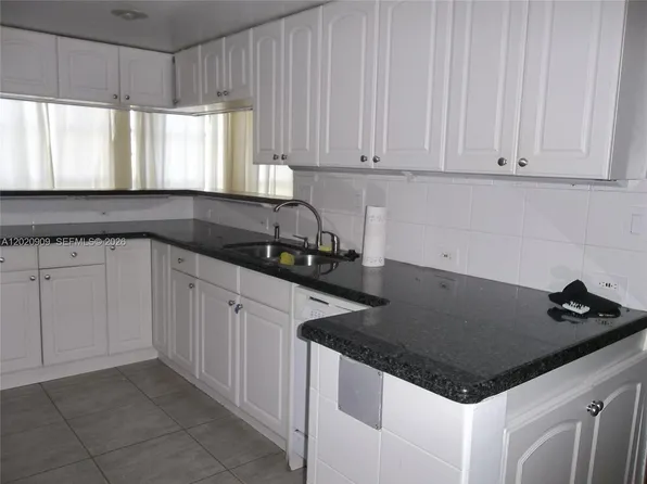 801 Three Islands Blvd, Hallandale, FL