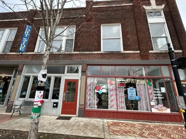 129 1/2 W Broadway St #1, Princeton, IN 47670