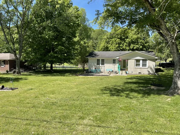 366 Main St S, Brush Creek, TN 38547