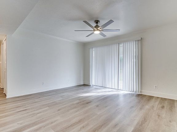 3rd image of 5913 Maple Ln