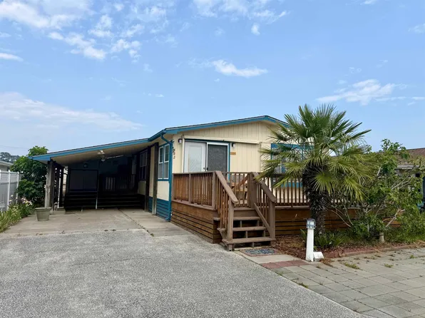 422 Sandlewood Dr., Surfside Beach, SC 29575