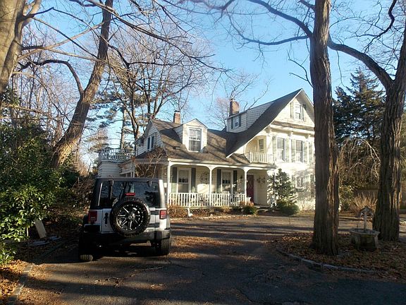 5th image of 1149 E Broadway