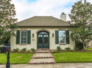 304 Lighthouse Point Cir, Youngsville, LA 70592