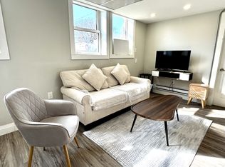 1495 Gladstone Ave #105, Windsor, ON N8X 2P9