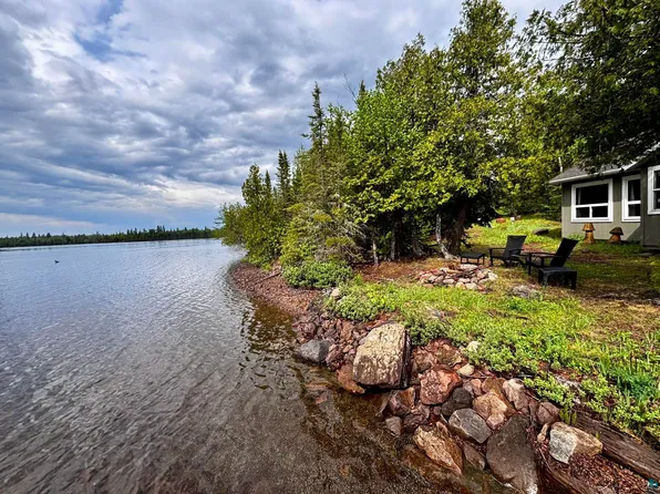 89 Boulder Blvd, Hovland, MN 55606