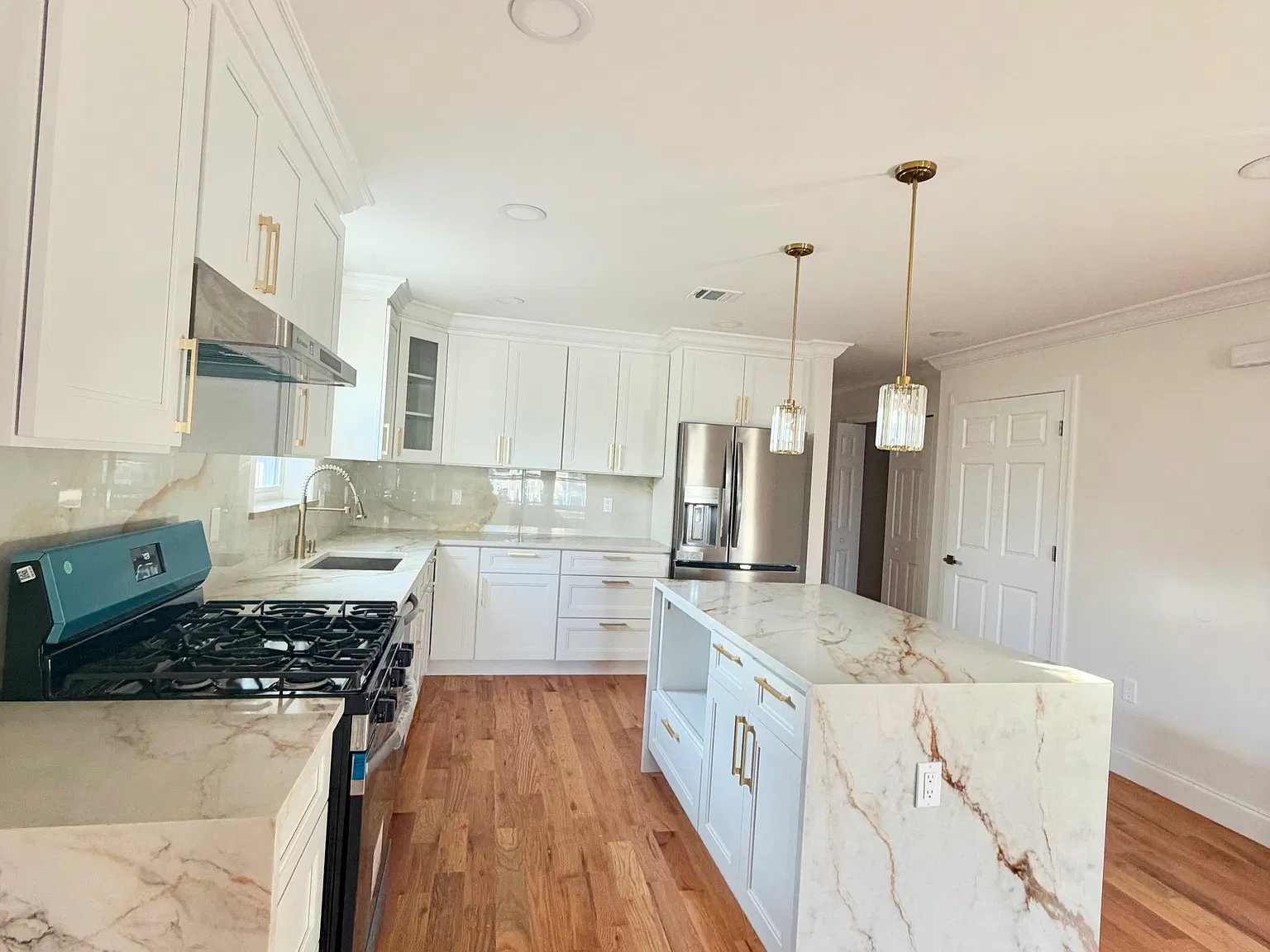 3 bed, 1420 sqft, $2,900 — Photo 2