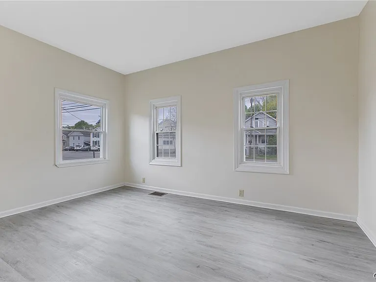 188 W Bridge St — Photo 22