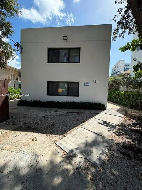 625 SW 5th Ave #8