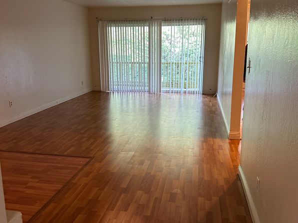 75 Lausanne Ave APT 2