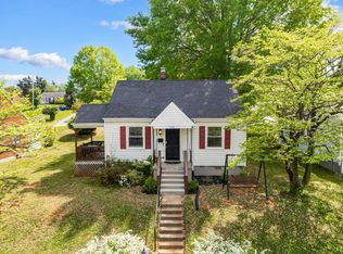 1401 Fort Manor Dr, Lynchburg, VA 24502