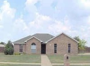 911 Crest Ridge Dr, Midlothian, TX 76065