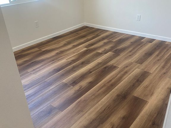 5th image of 8006 Towne Ave
