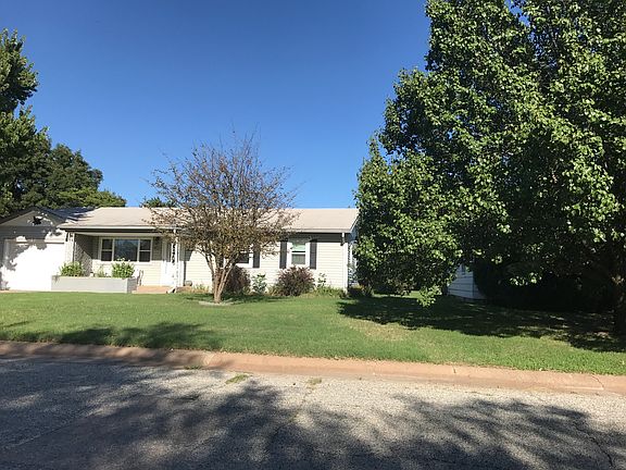 4th image of 1219 N Park St