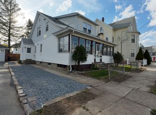 16 Standish Ave FLOOR 1, Cranston, RI 02920