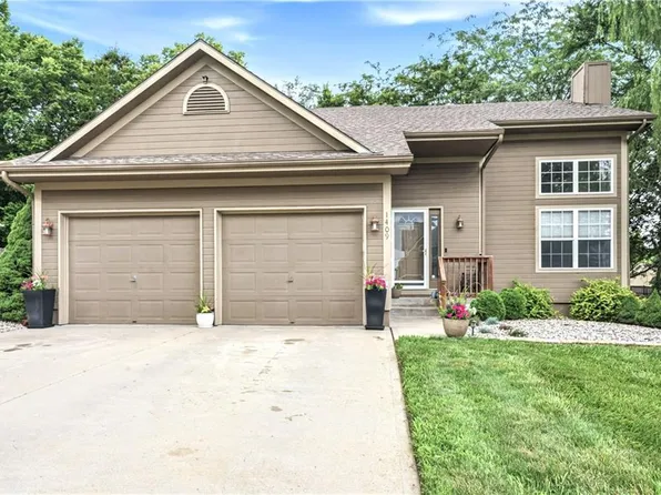 1409 Russell Rd, Pleasant Hill, MO 64080