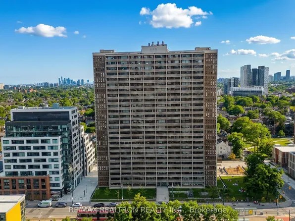 666 Spadina Ave, Toronto, ON