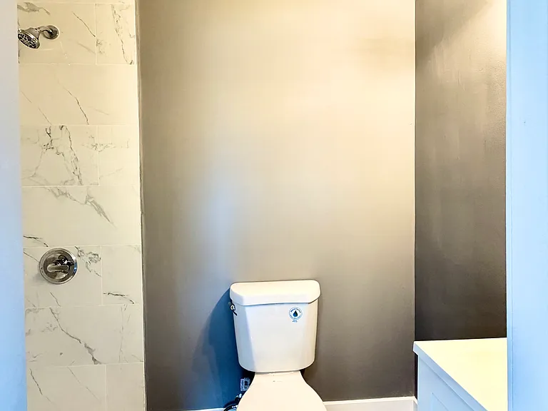500 N Port St — Photo 17