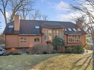 15 Old Ln, Montville, NJ 07045