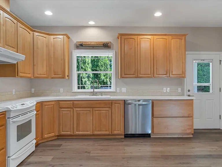 2765 Fort Hill Ave NW — Photo 6