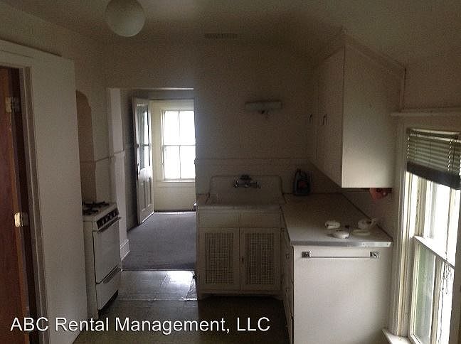2nd image of 713C McClellan St