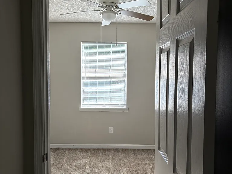 736 Morningside Ln — Photo 13