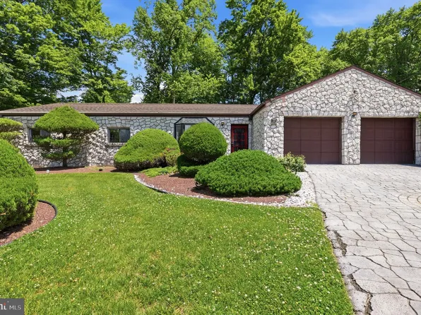 310 Casey Cir, Huntingdon Valley, PA 19006