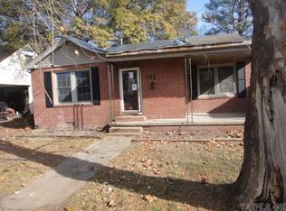1112 Walnut St, Newport, AR 72112