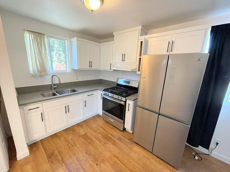 5333-5335 4th Ave. — Photo 8