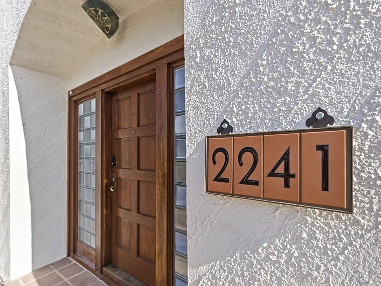 2241 E Harvard St — Photo 2