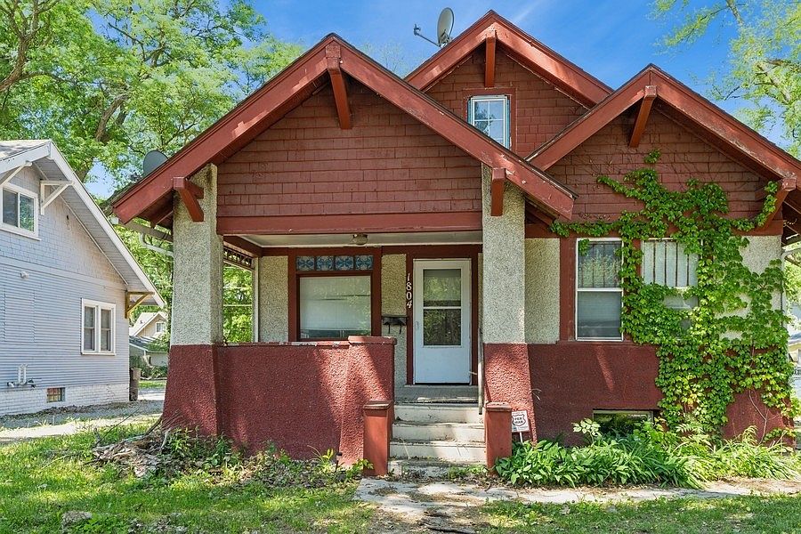1804 E 14th St, Des Moines, IA 50316 Zillow
