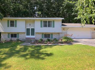 1230 Buth Dr NE, Comstock Park, MI 49321