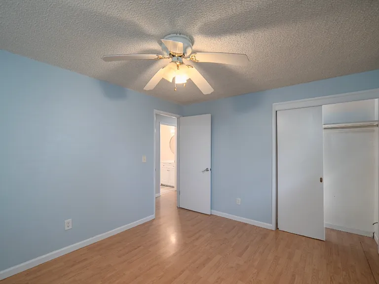9207 SW 26th Ave — Photo 16