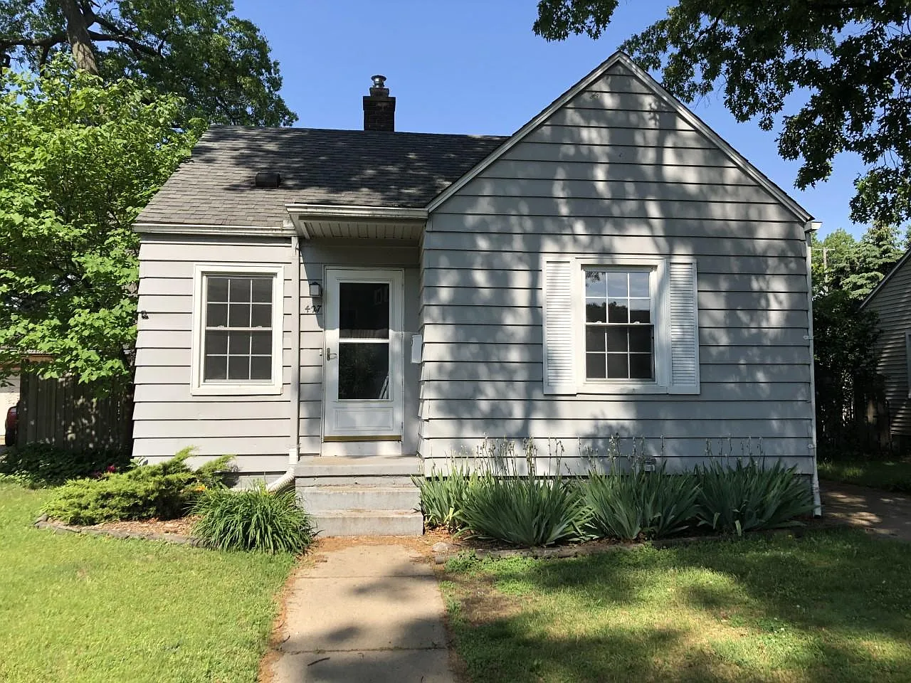 427 Flowerdale St photo 1