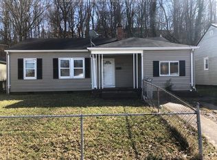 1024 Village Dr, South Charleston, WV 25309