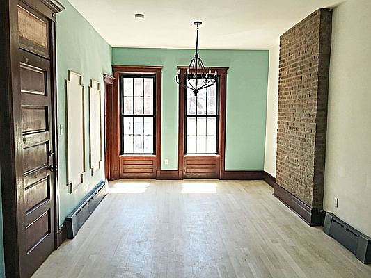 4th image of 195 Winthrop St APT 2