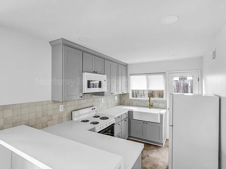 226 Park St — Photo 16