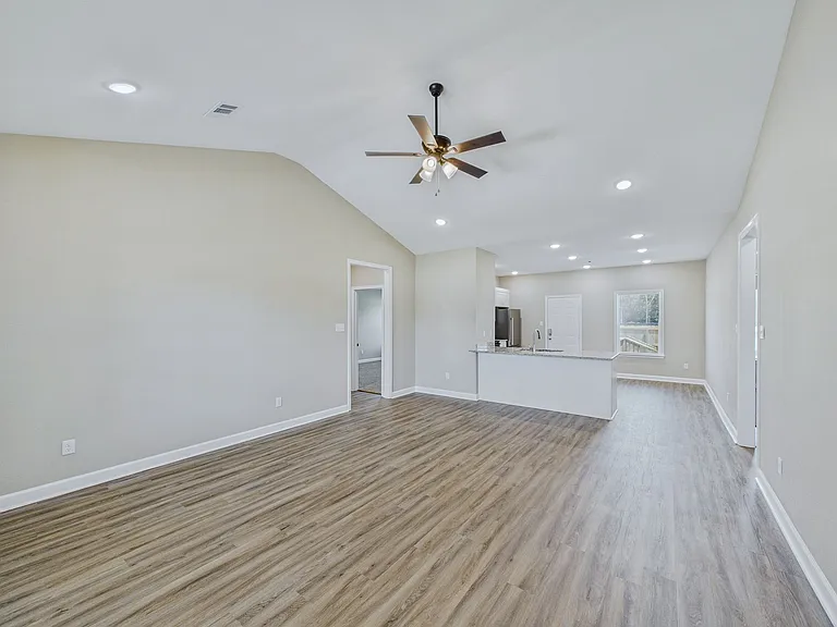 832 Pine Tree Rd — Photo 10