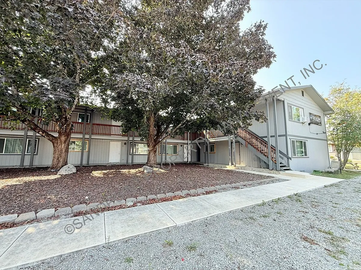 Building Photo - 1315 Hickory St #9
